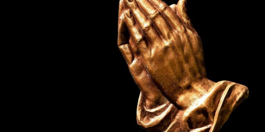 praying-hands-2539580_1920